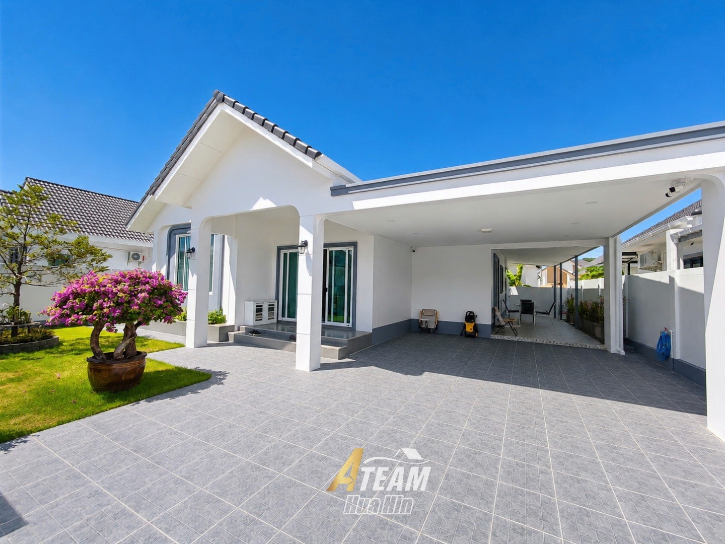 Maison de 3 chambres quasi neuve à Pinnacle Village, Sam Phraya