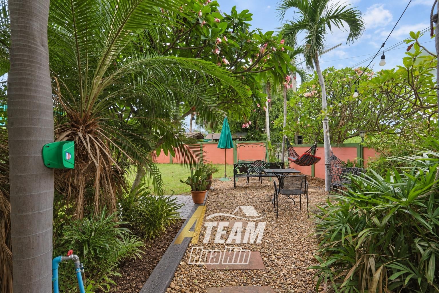 Maison spacieuse de 4 chambres avec maison d'amis et salle de sport à vendre
