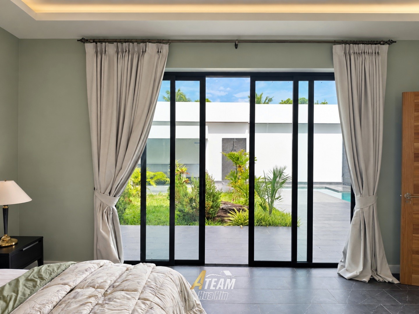 Magnifique villa moderne neuve avec piscine