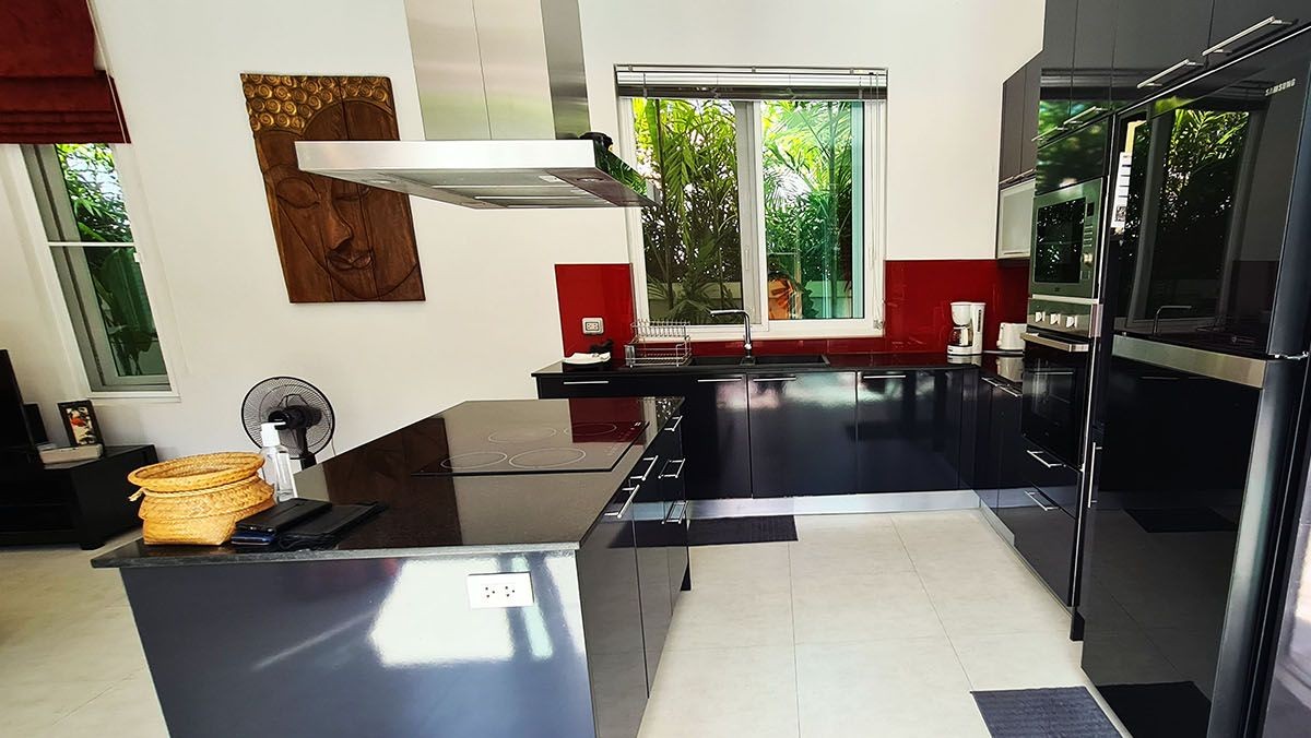 Pool-villa-For-Sale-Hua-Hin-Red-moutain-water-side-kitchen
