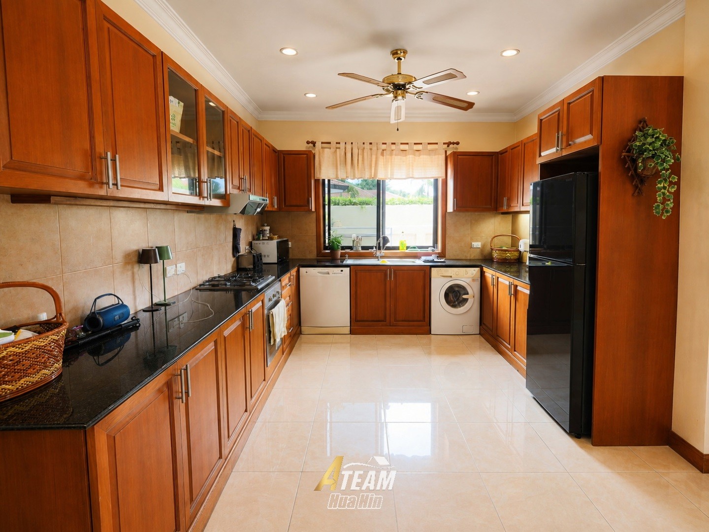 Villa avec piscine magnifiquement rénovée à vendre et à louer – Soi 114, Hua Hin