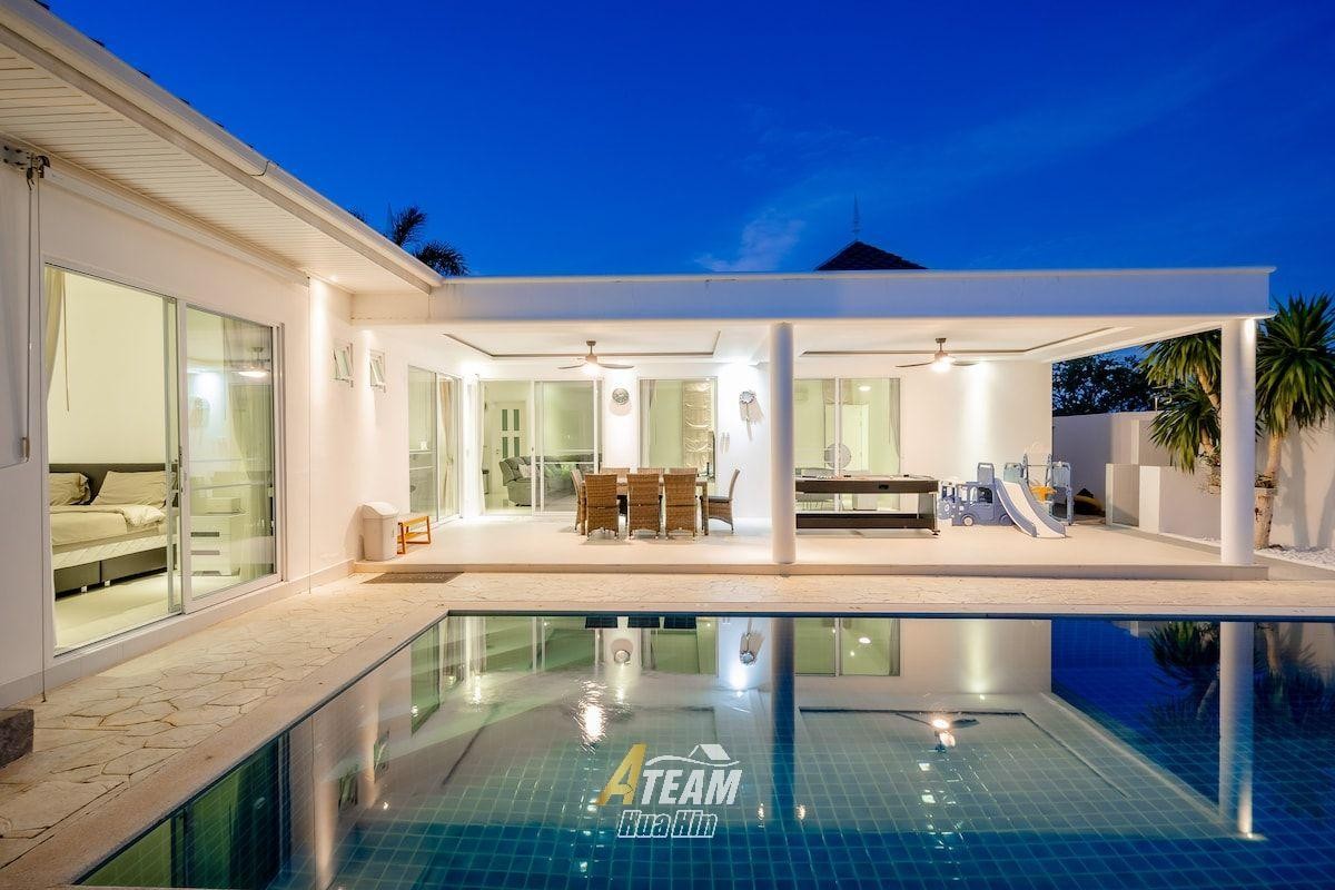 Villa de luxe avec piscine et 3 chambres à vendre à Falcon Hill, Soi 102