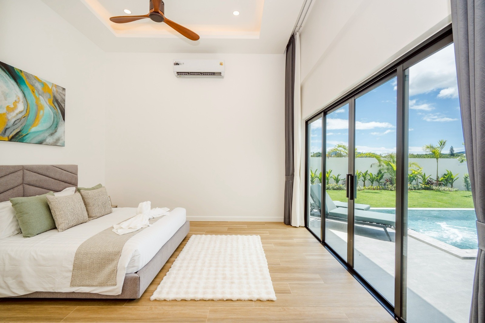 Villa de luxe avec 3 chambres, 3 salles de bains et piscine à vendre à Hua Hin Soi 112