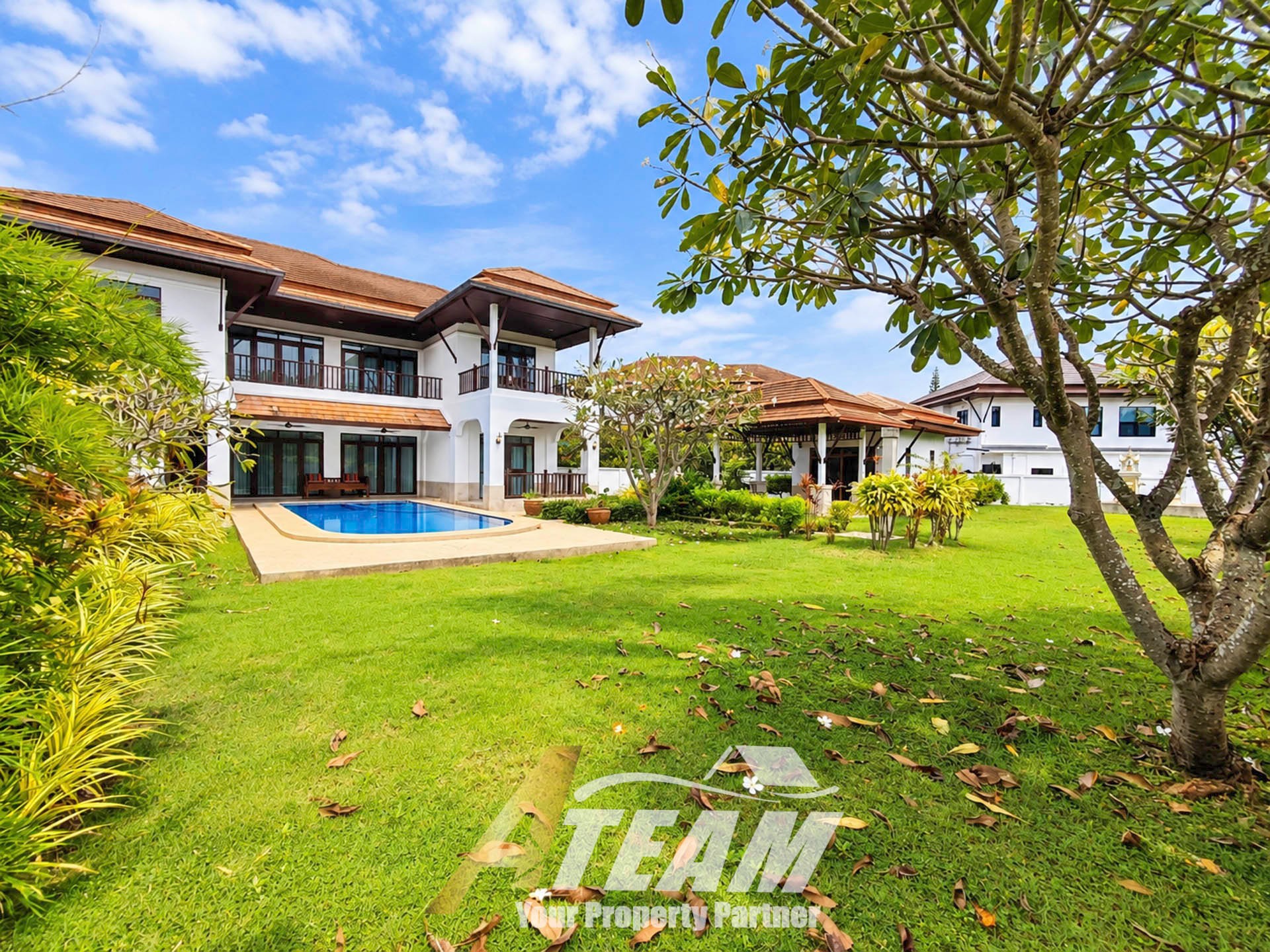 𝗦𝗽𝗮𝗰𝗶𝗼𝘂𝘀 𝟰-𝗕𝗲𝗱𝗿𝗼𝗼𝗺 𝗧𝘄𝗼-𝗦𝘁𝗼𝗿𝗲𝘆 𝗣𝗿𝗶𝘃𝗮𝘁𝗲 𝗣𝗼𝗼𝗹 𝗩𝗶𝗹𝗹𝗮 𝗳𝗼𝗿 𝗥𝗲𝗻𝘁 𝗶𝗻 𝗞𝗵𝗮𝗼 𝗧𝗮𝗼, 𝗛𝘂𝗮 𝗛𝗶𝗻 – 𝗦𝗽𝗮𝗰𝗶𝗼𝘂𝘀 𝗙𝗮𝗺𝗶𝗹𝘆 𝗟𝗶𝘃𝗶𝗻𝗴 | ฿𝟳𝟬,𝟬𝟬𝟬/𝗠𝗼𝗻𝘁𝗵