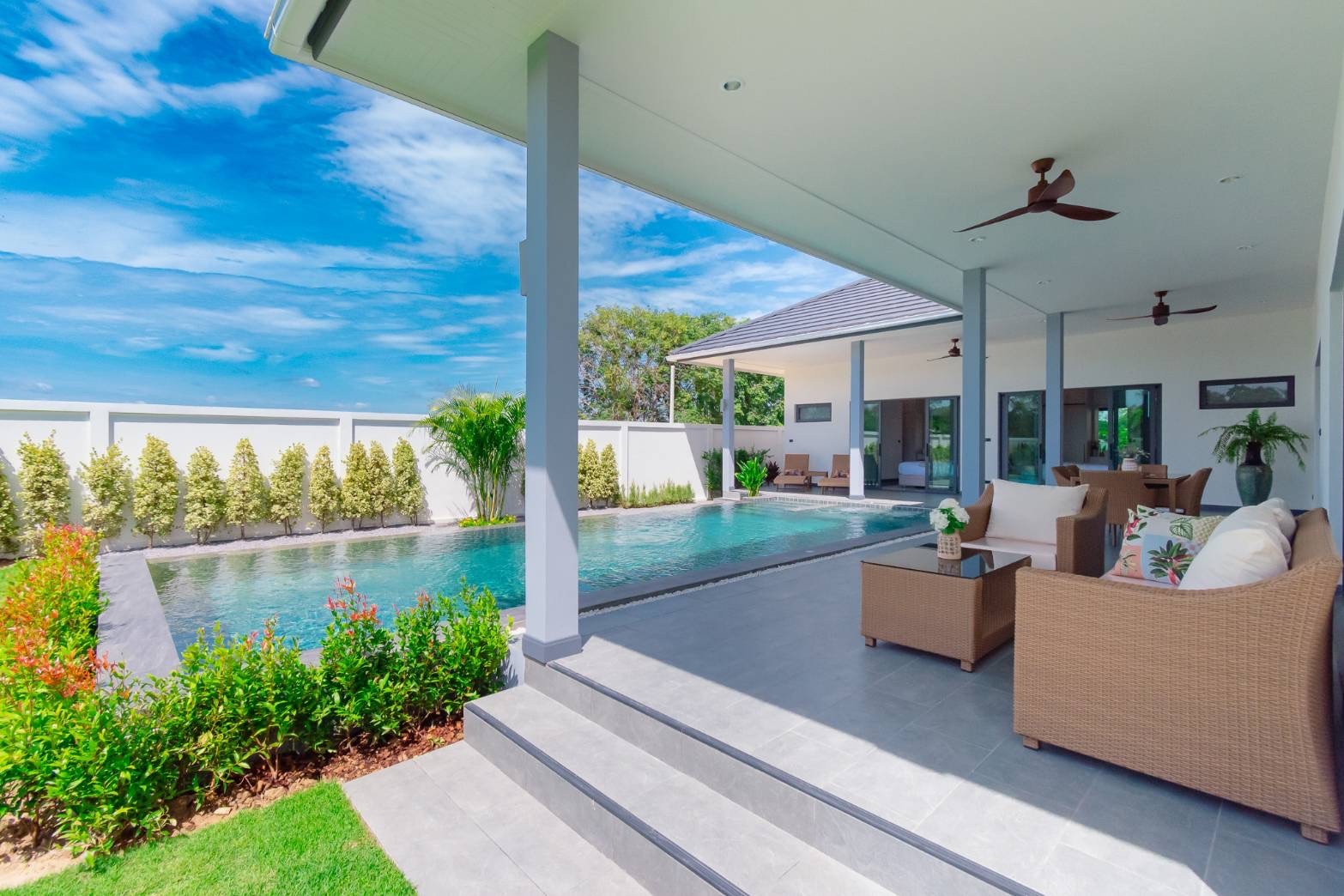 Villa privée avec piscine, 3 chambres et 3 salles de bains, au design élégant
