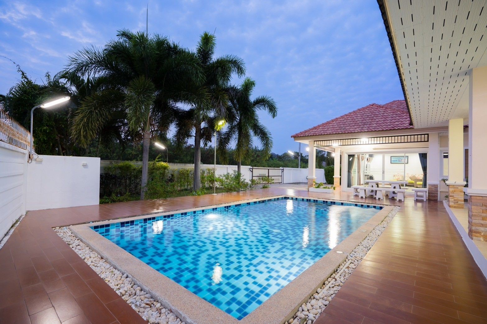 img_House for sale 4bedrooms pool villa hinlekfai huahin2