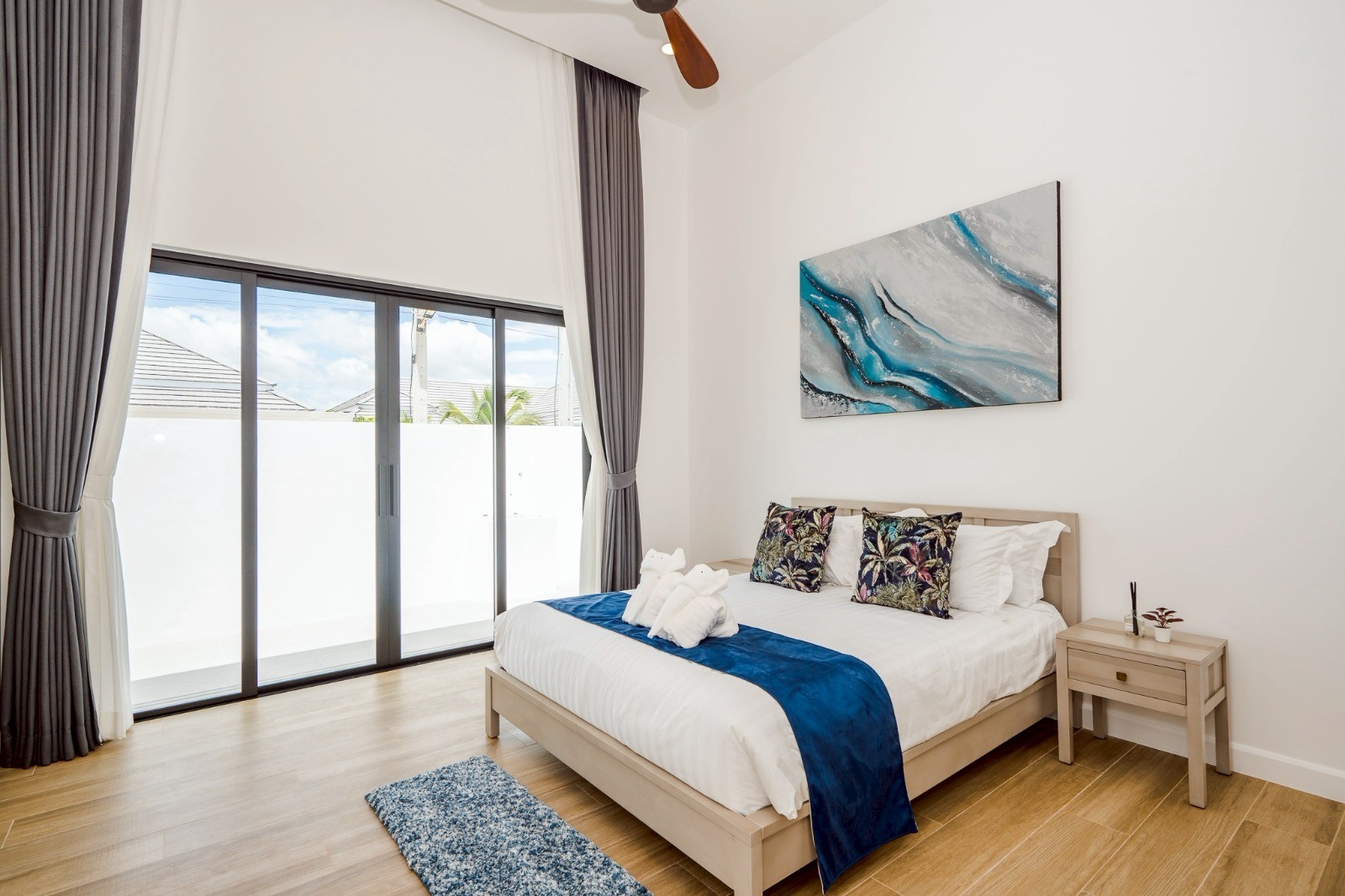 Villa de luxe avec 3 chambres, 3 salles de bains et piscine à vendre à Hua Hin Soi 112