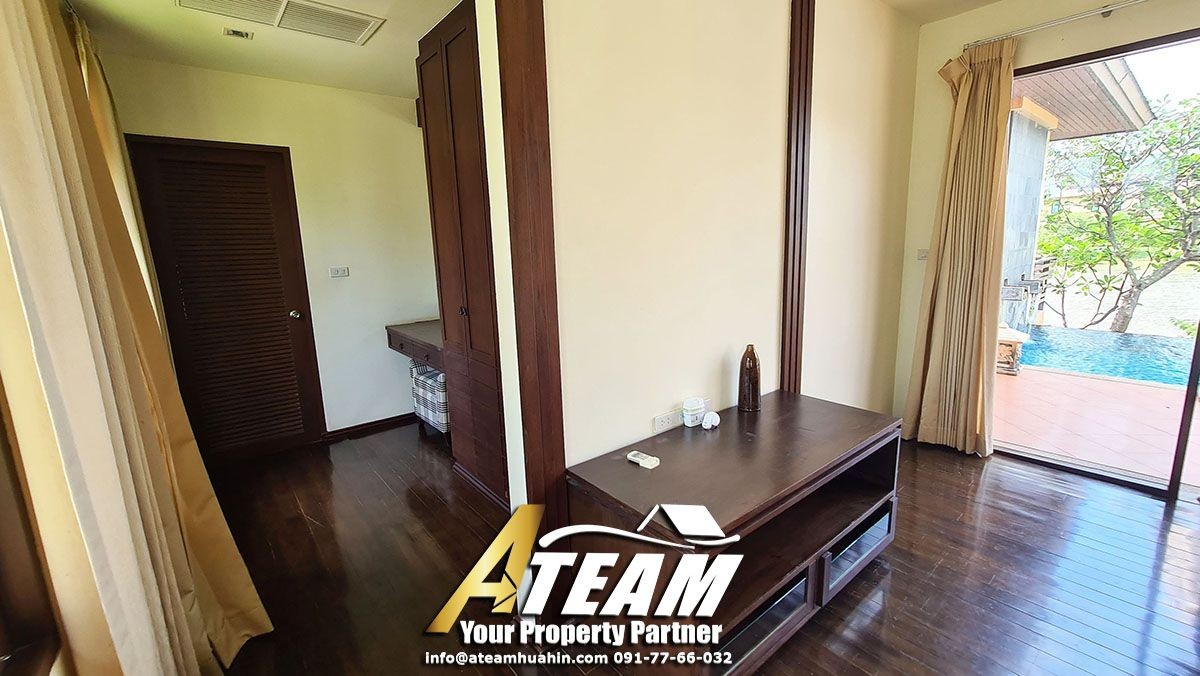 Lakeside-poolvilla-for-sale-hua-hin-Takiap-lake-bedroom4