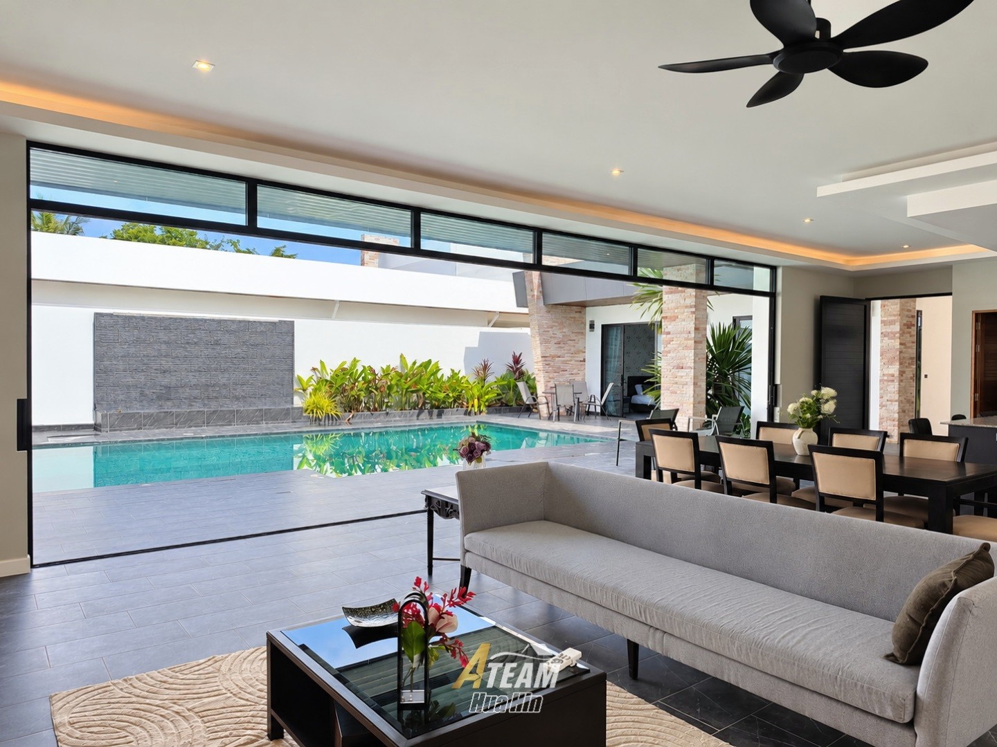 Magnifique villa moderne neuve avec piscine