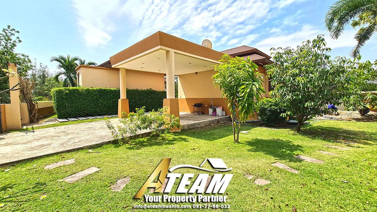 Lakeside-poolvilla-for-sale-hua-hin-Takiap-carport1