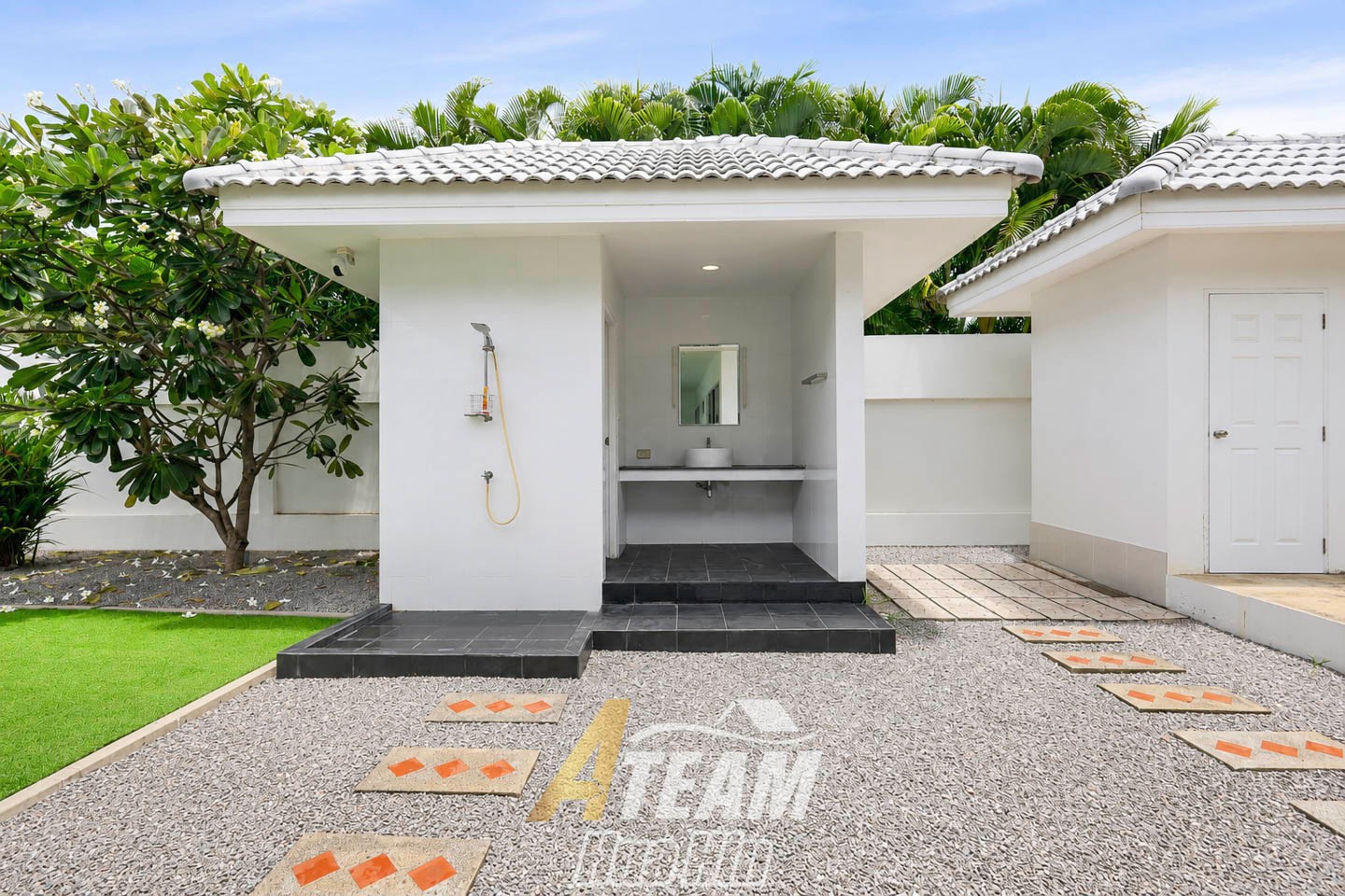 Villa avec piscine privée de 3 chambres sur un grand terrain de 800 Sq.m. | Pak Nam Pran, Pranburi