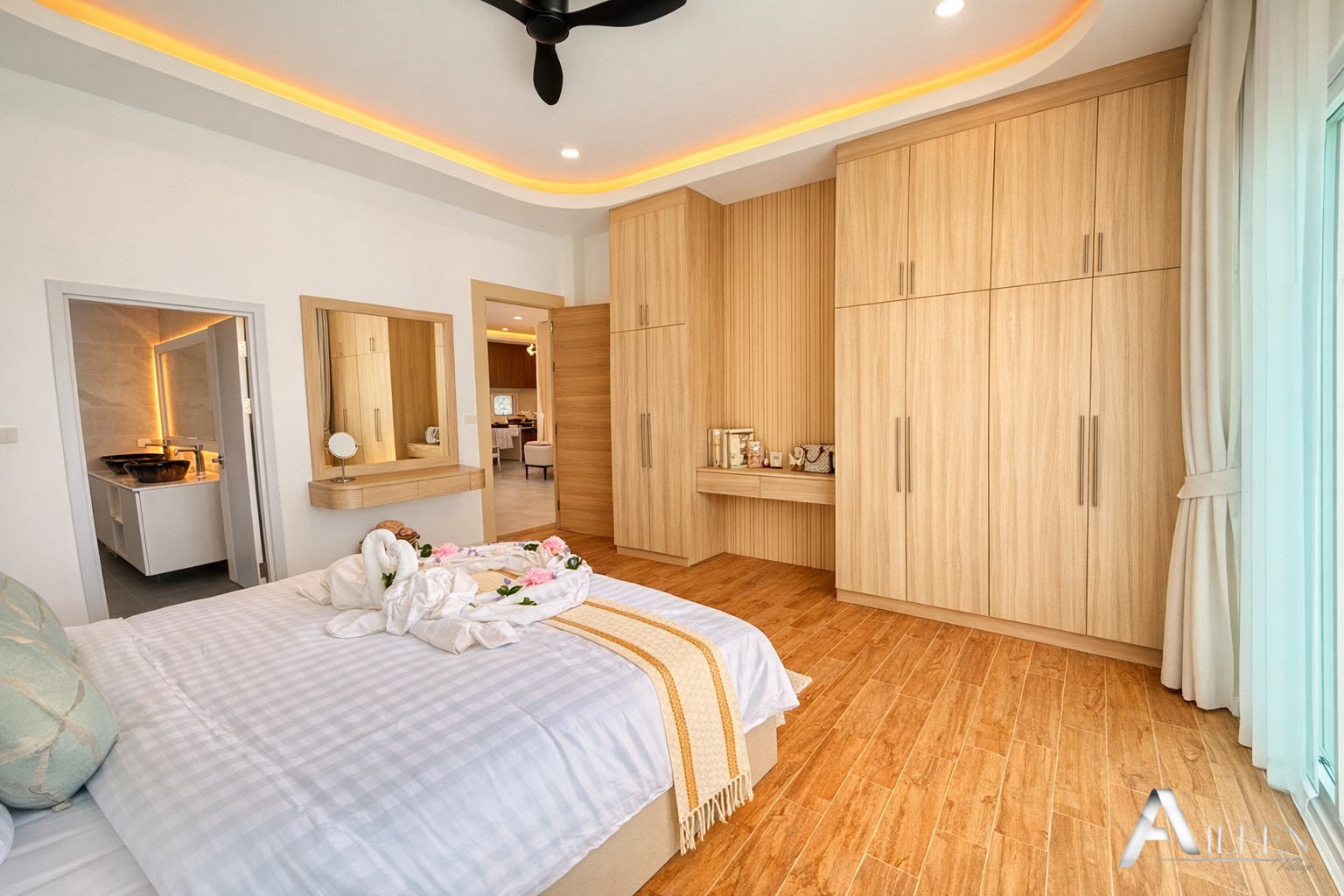Belle villa avec 3 chambres, 3 salles de bains et piscine dans un quartier résidentiel paisible