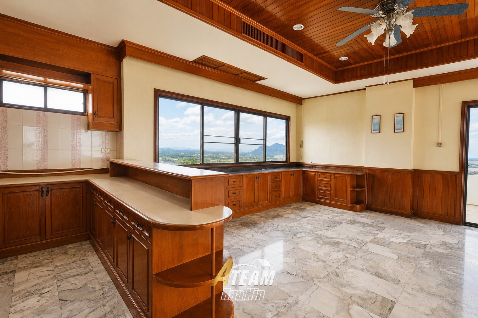 Penthouse de 4 chambres à vendre au Cha-Am Grand Condotel
