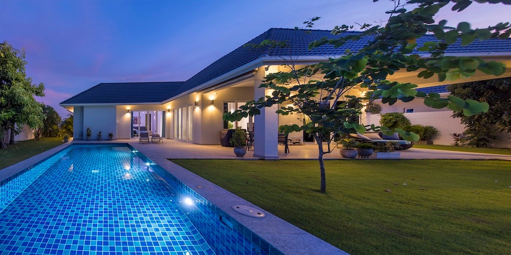 082 Outdoor evening 0983
