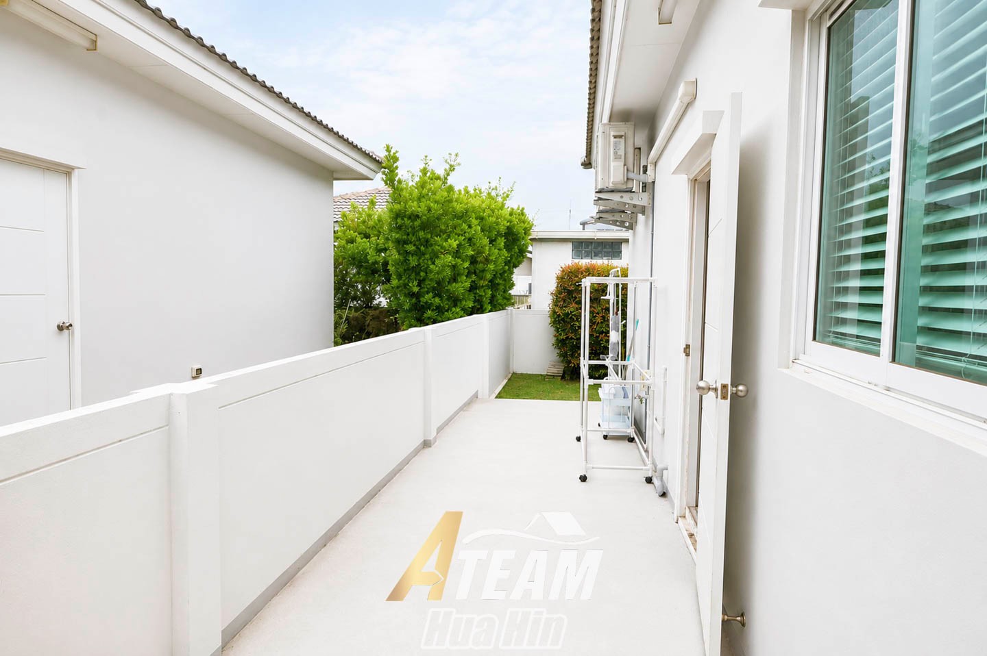 Spacieuse villa avec piscine de 3 chambres dans une résidence paisible