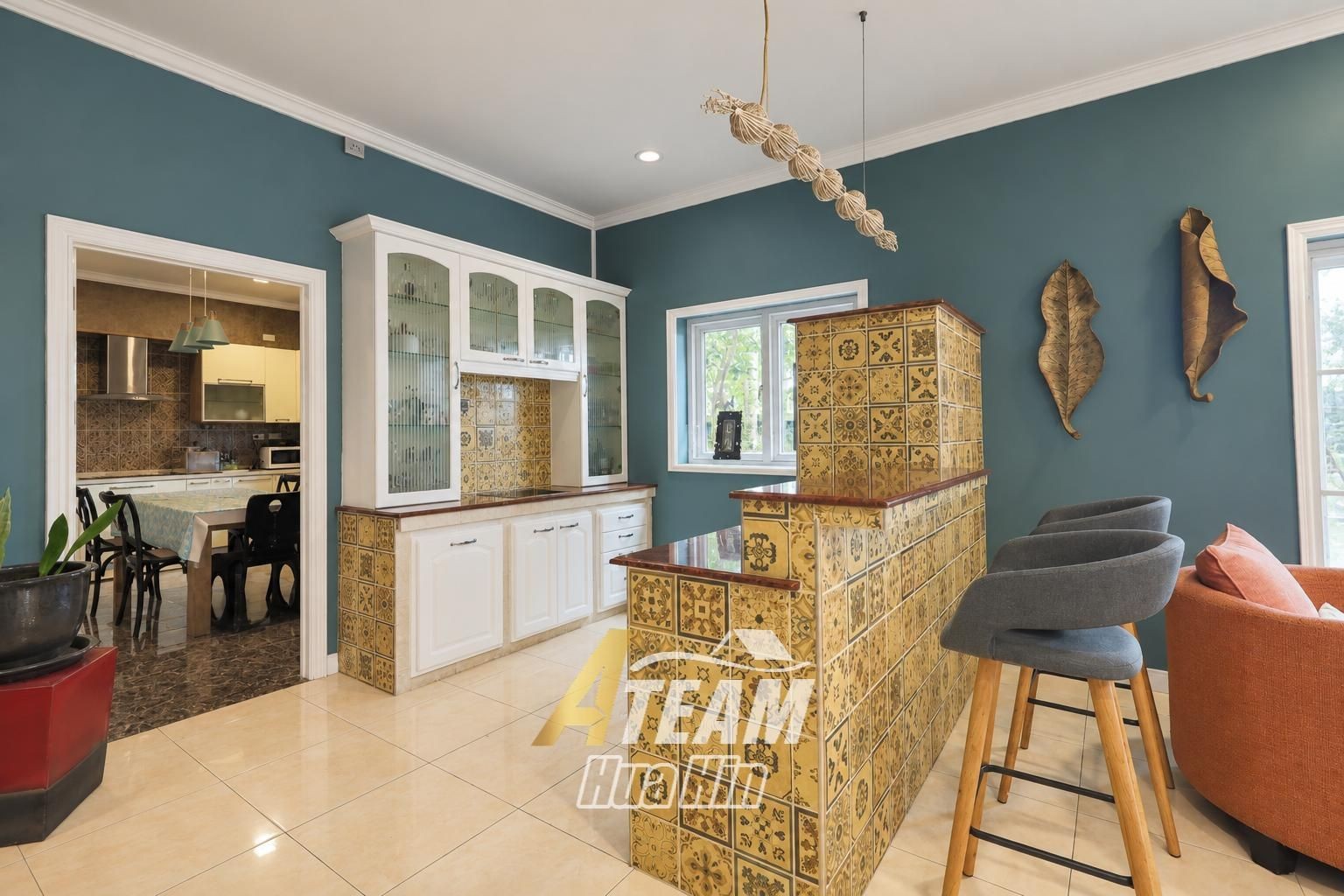 Maison spacieuse de 4 chambres avec maison d'amis et salle de sport à vendre