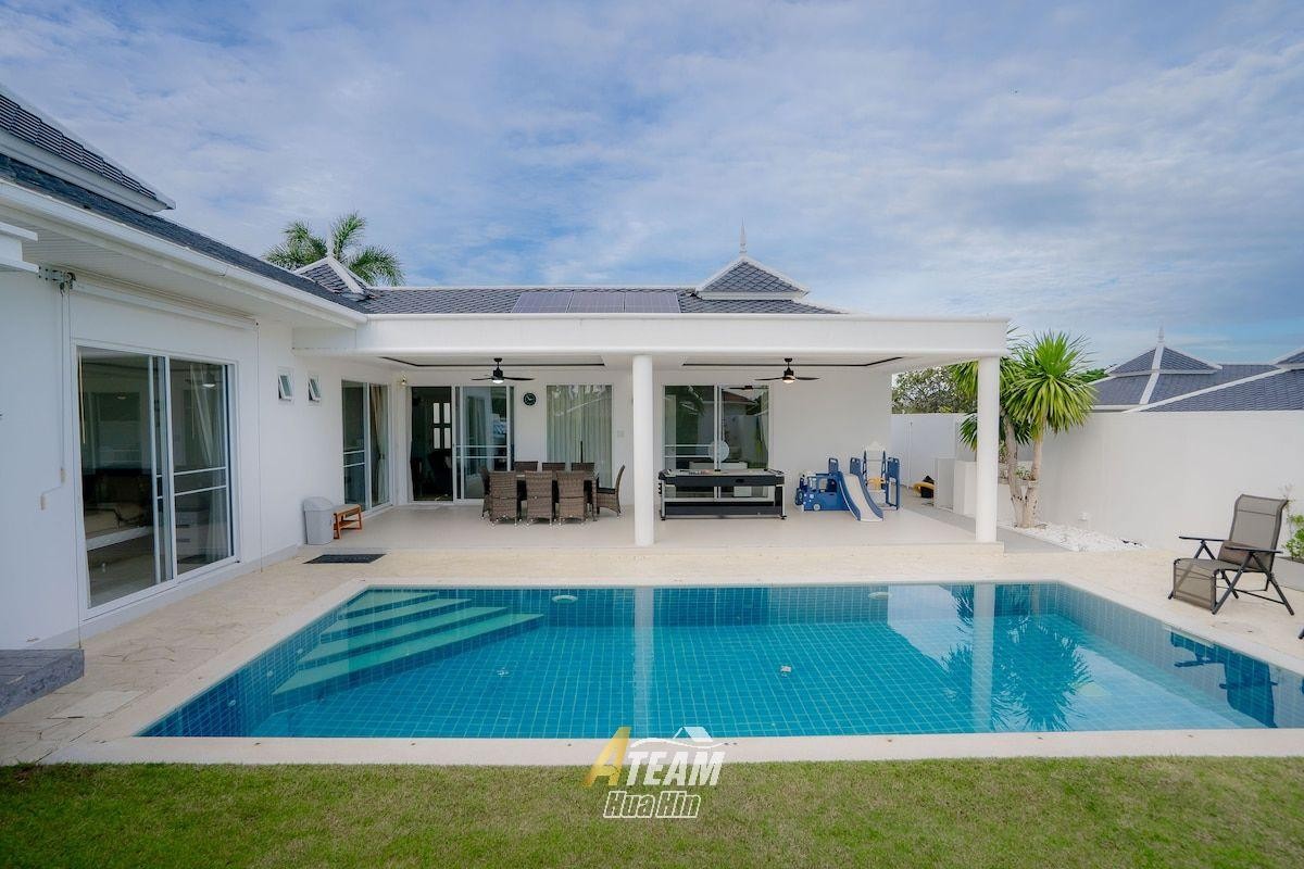Villa de luxe avec piscine et 3 chambres à vendre à Falcon Hill, Soi 102