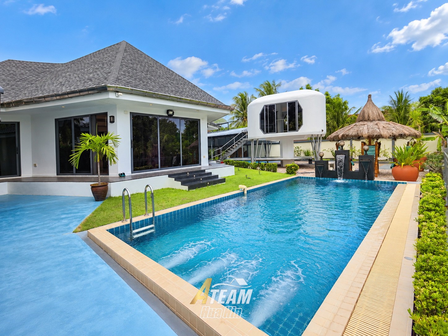 Villa privée avec piscine en bord de rivière et vaste terrain à Pranburi