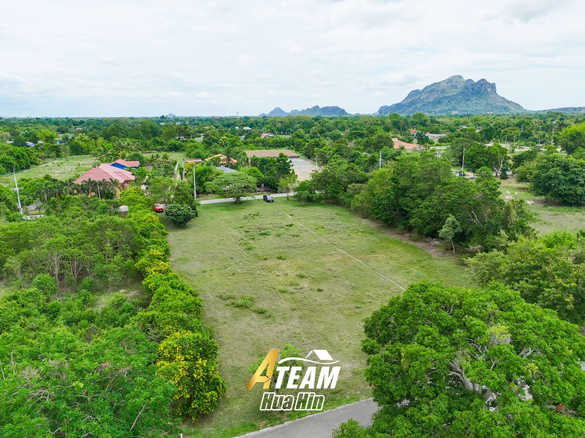 Terrain de 5-Rai à vendre près de Springfield Golf Club