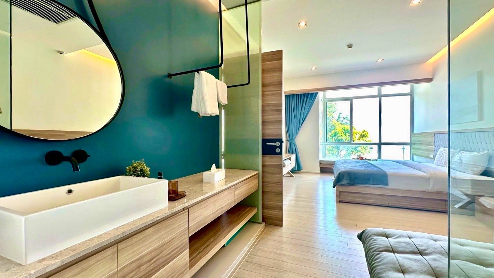 Condo de luxe de 3 chambres en bord de mer à vendre à Wan Vayla Hua Hin, Khao Tao