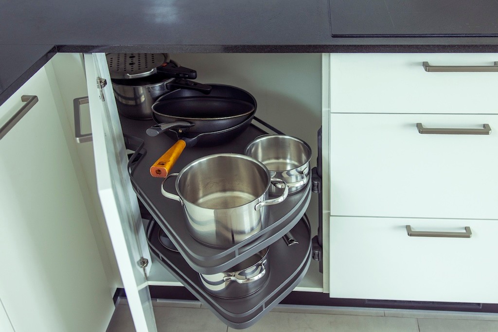img_023_Kitchen Corner cabinet _1146 2