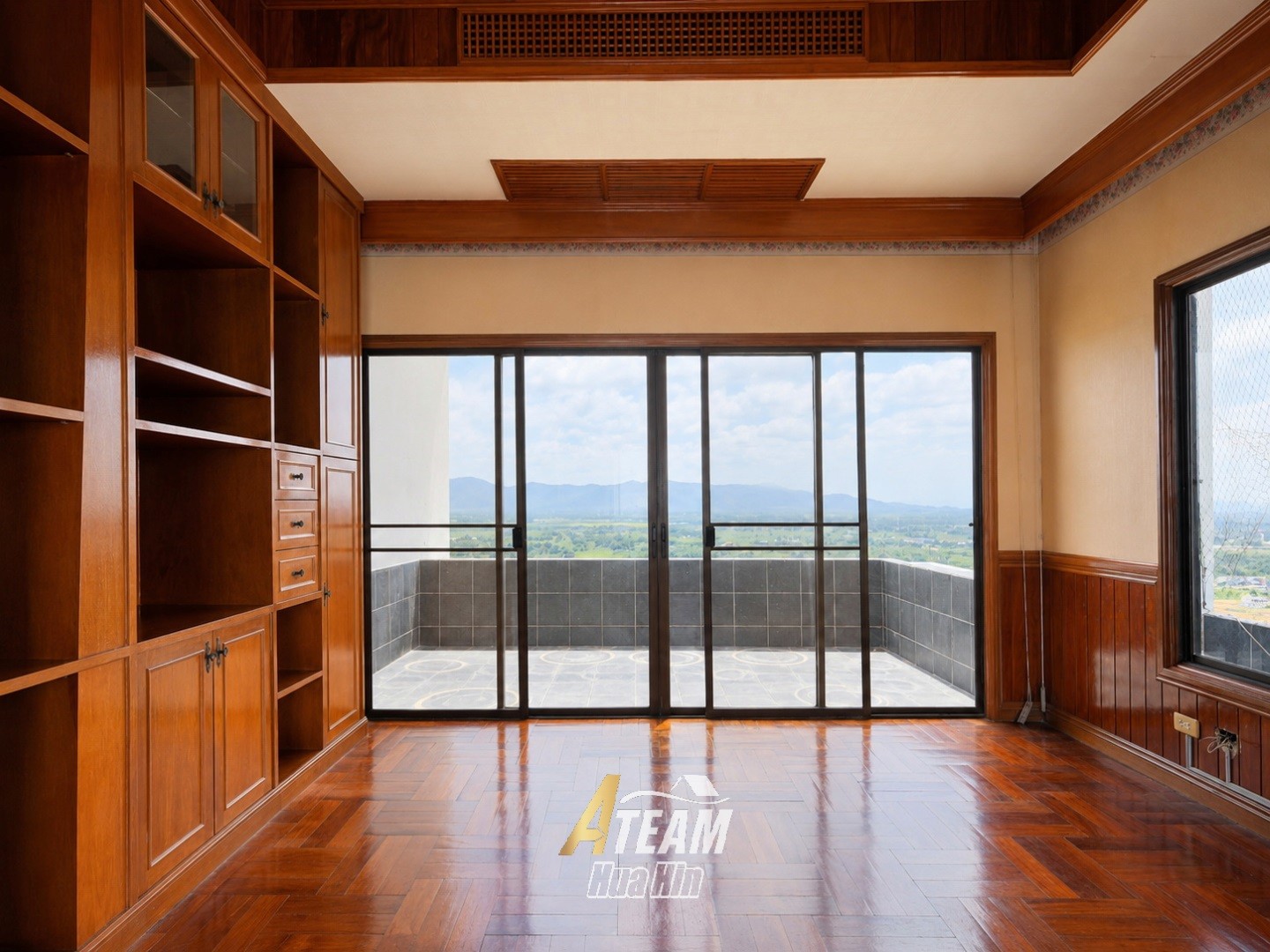 Penthouse de 4 chambres à vendre au Cha-Am Grand Condotel