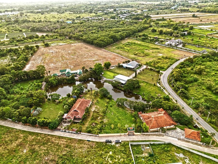 img_lakefront land for sale near black mountain Hua Hin13