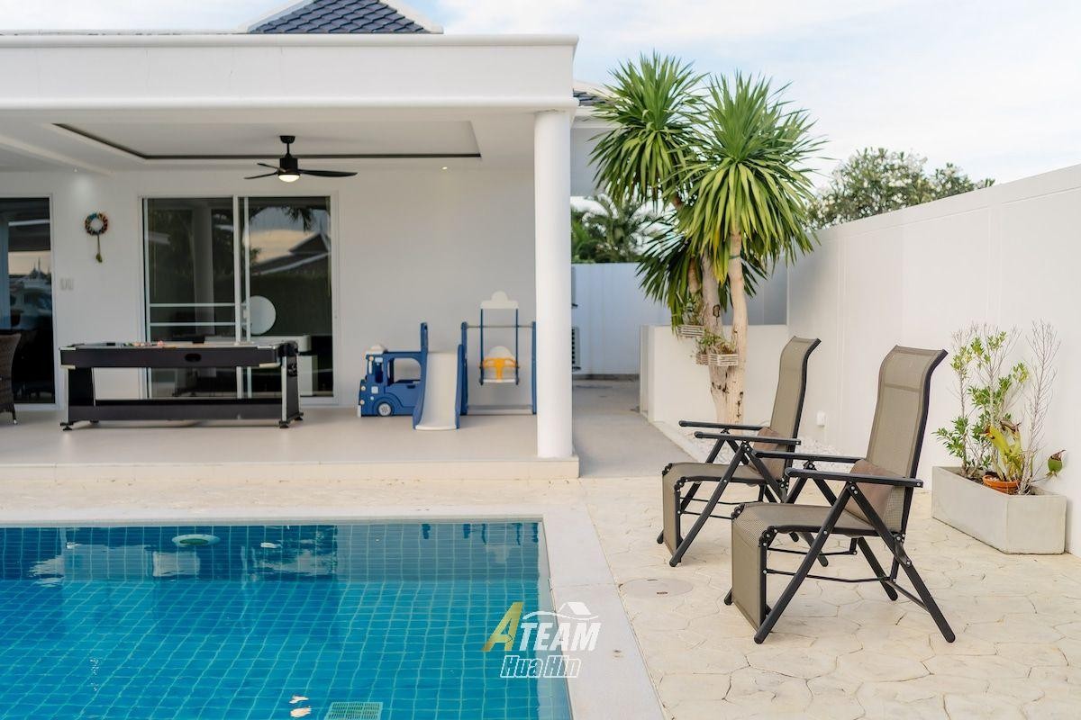 Villa de luxe avec piscine et 3 chambres à vendre à Falcon Hill, Soi 102