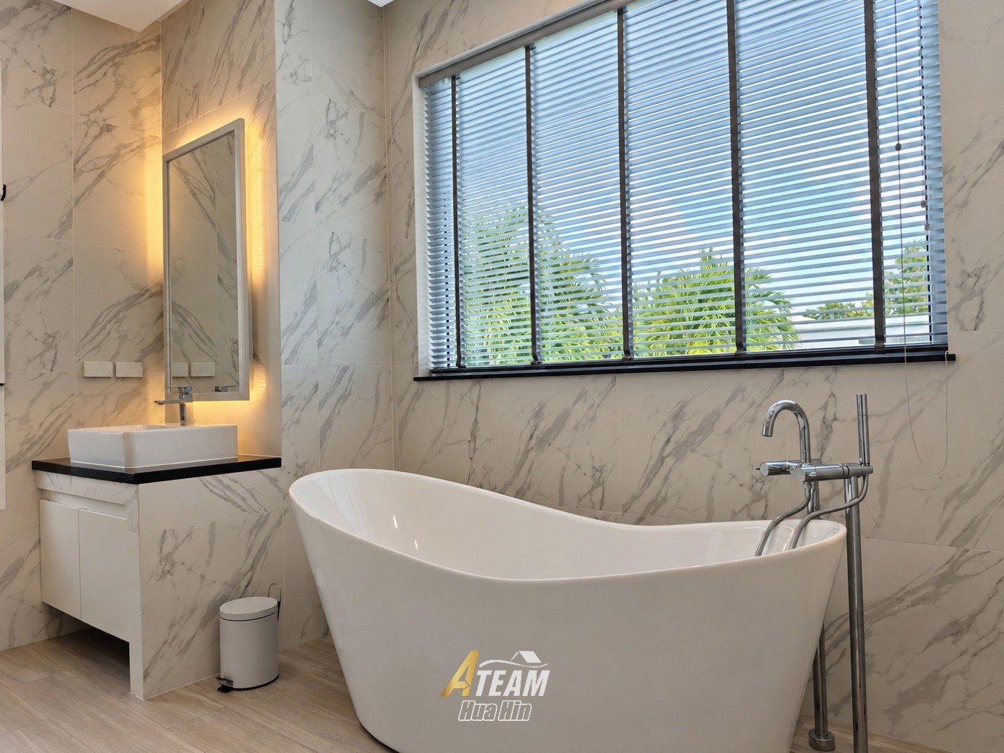 Villa de 3 chambres avec piscine, comme neuve