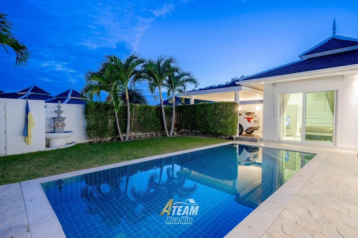 Villa de luxe avec piscine et 3 chambres à vendre à Falcon Hill, Soi 102