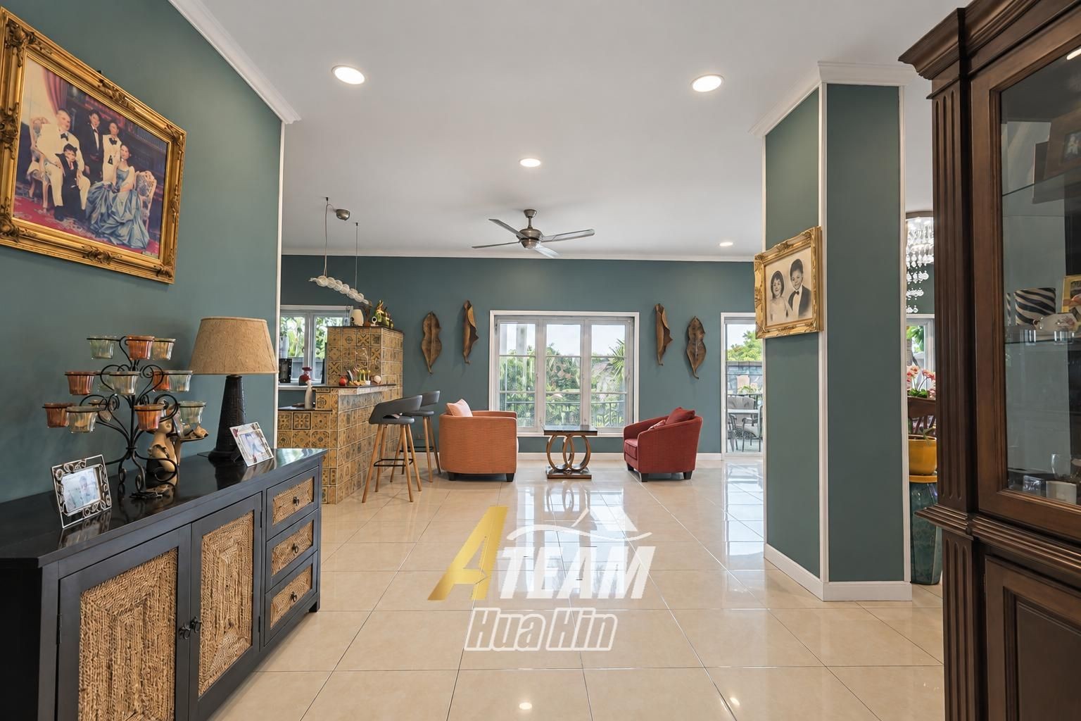 Maison spacieuse de 4 chambres avec maison d'amis et salle de sport à vendre