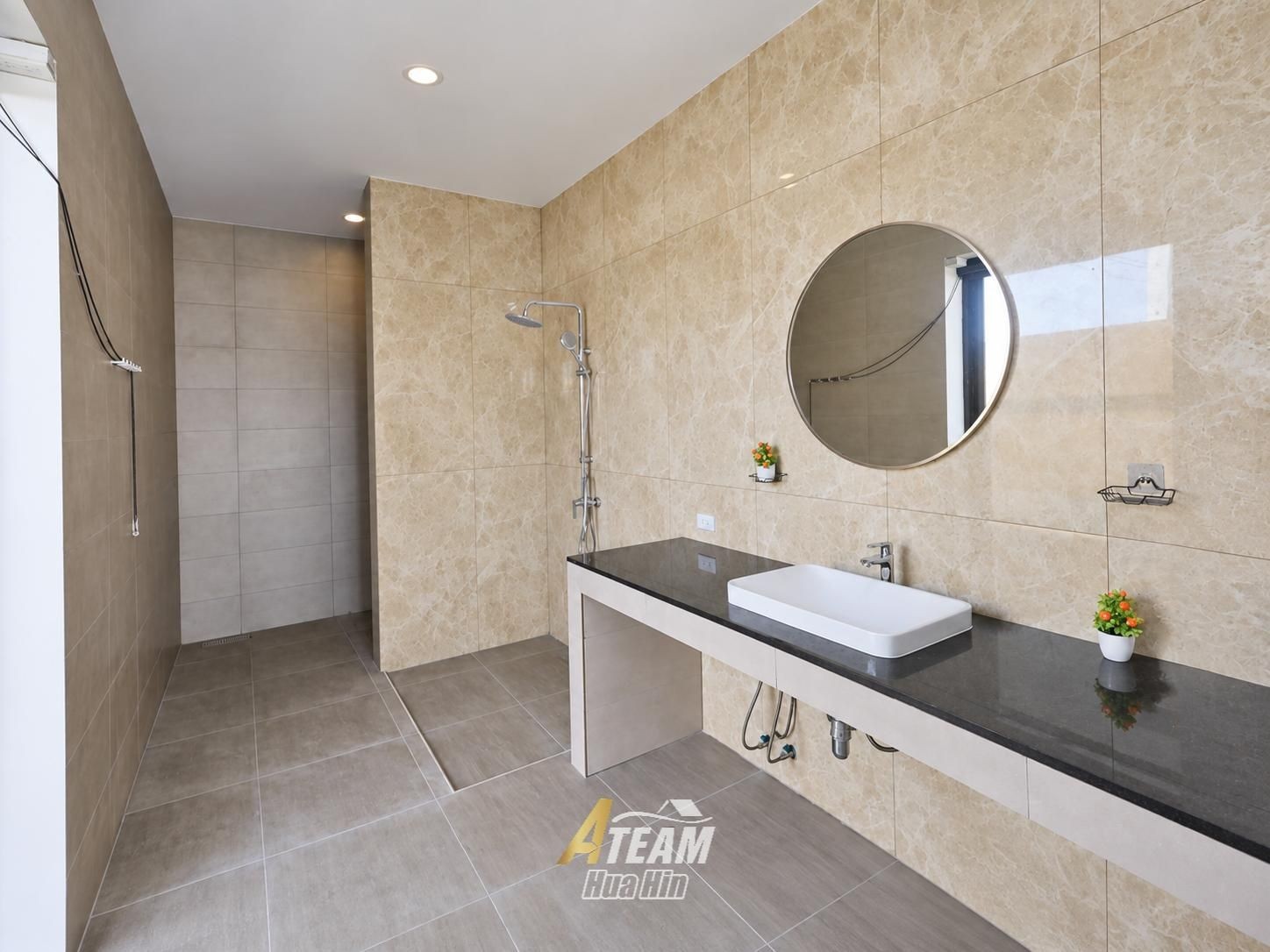 Intelligente, moderne et immense – sur Soi 116 au centre de Hua Hin !
