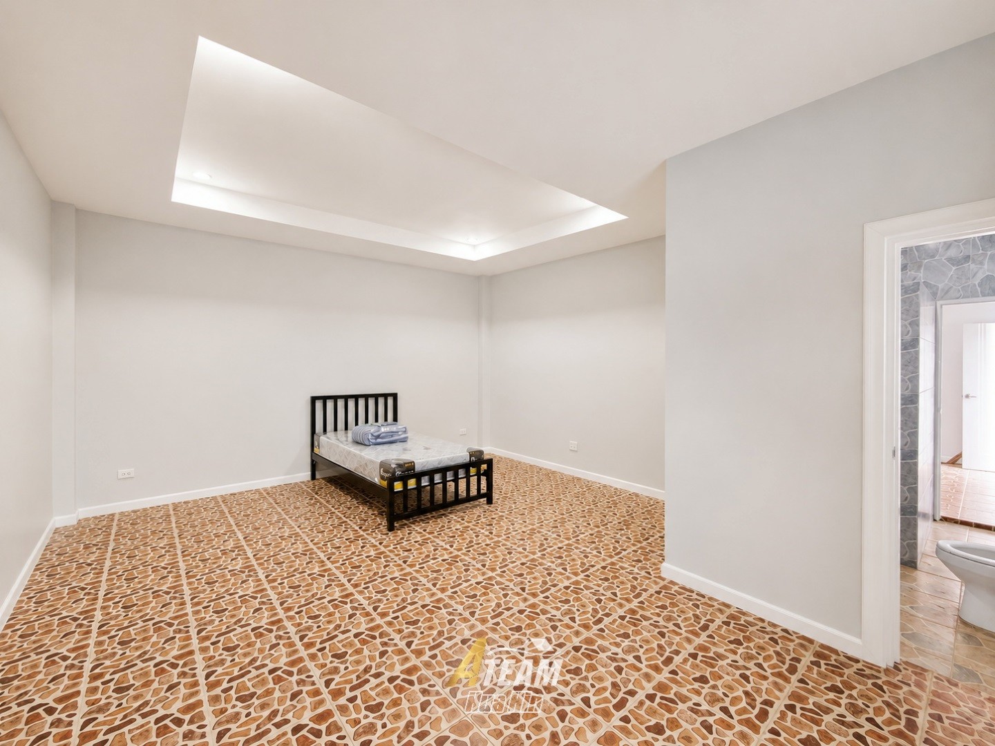 Grande propriété de 5 chambres sur un terrain de 2,6 rai à louer – Pranburi