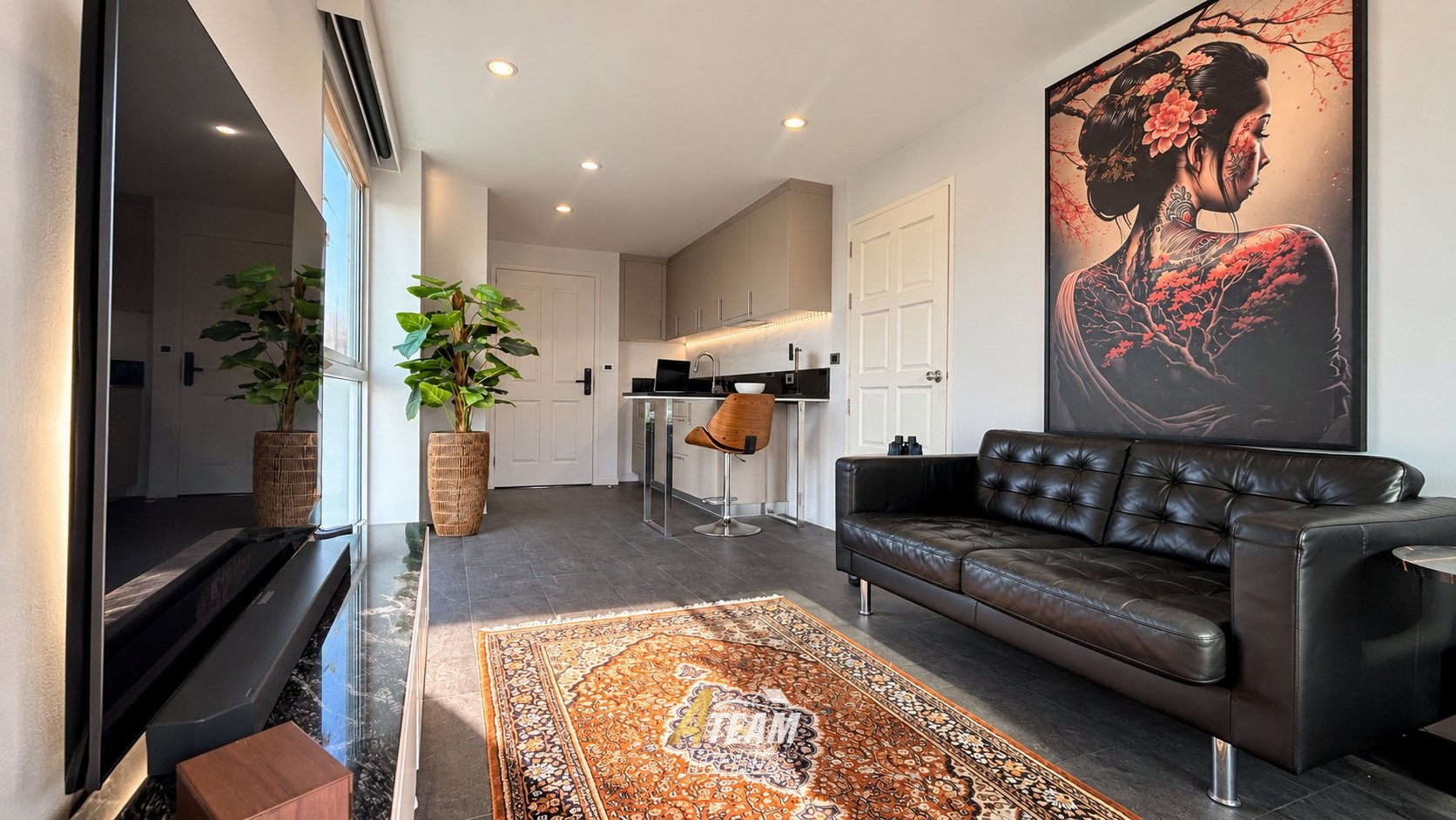 Fully Renovated Top-Floor Corner Condo at Tira Tiraa