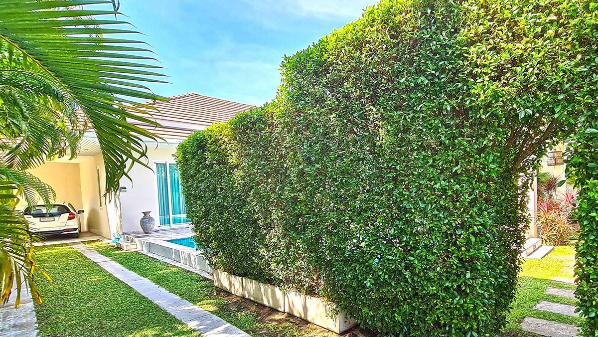 Pool-villa-For-Sale-Hua-Hin-Red-moutain-water-side-garden3