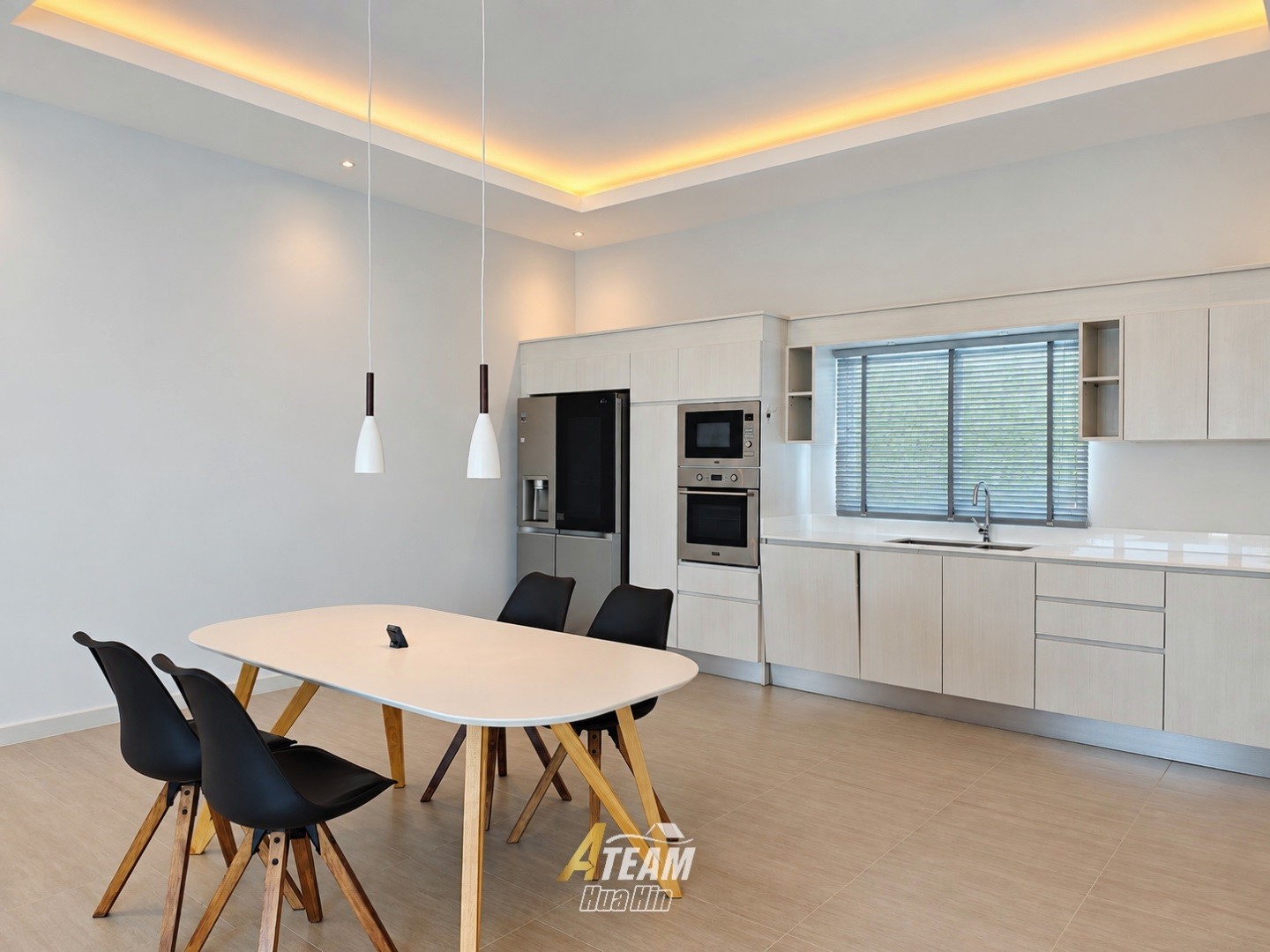 Villa de 3 chambres avec piscine, comme neuve
