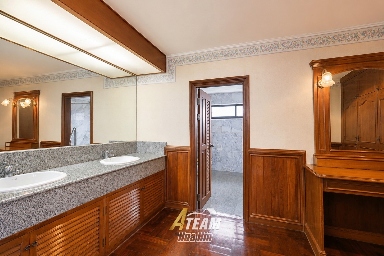 Penthouse de 4 chambres à vendre au Cha-Am Grand Condotel