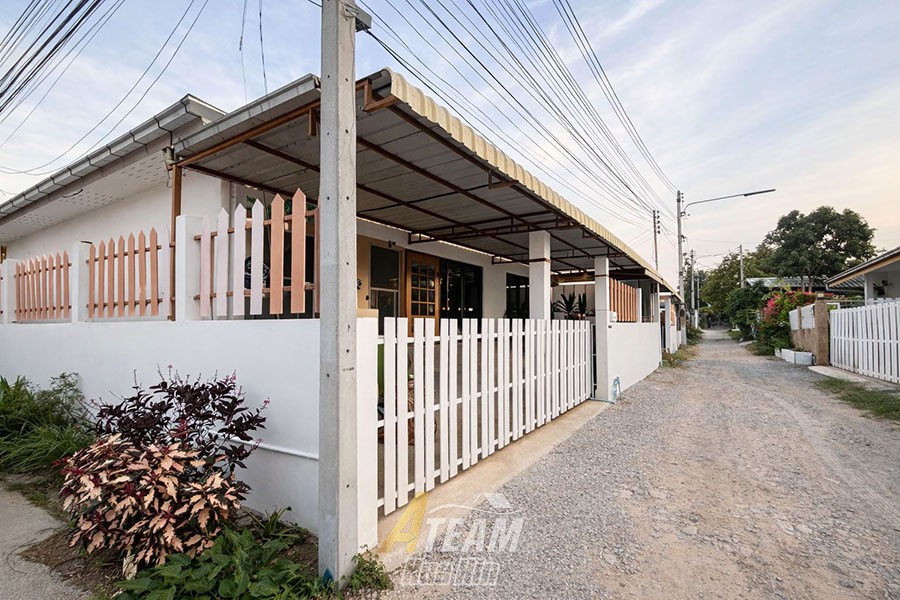 img_Townhouse for Sale Claus 3 units townhouse1