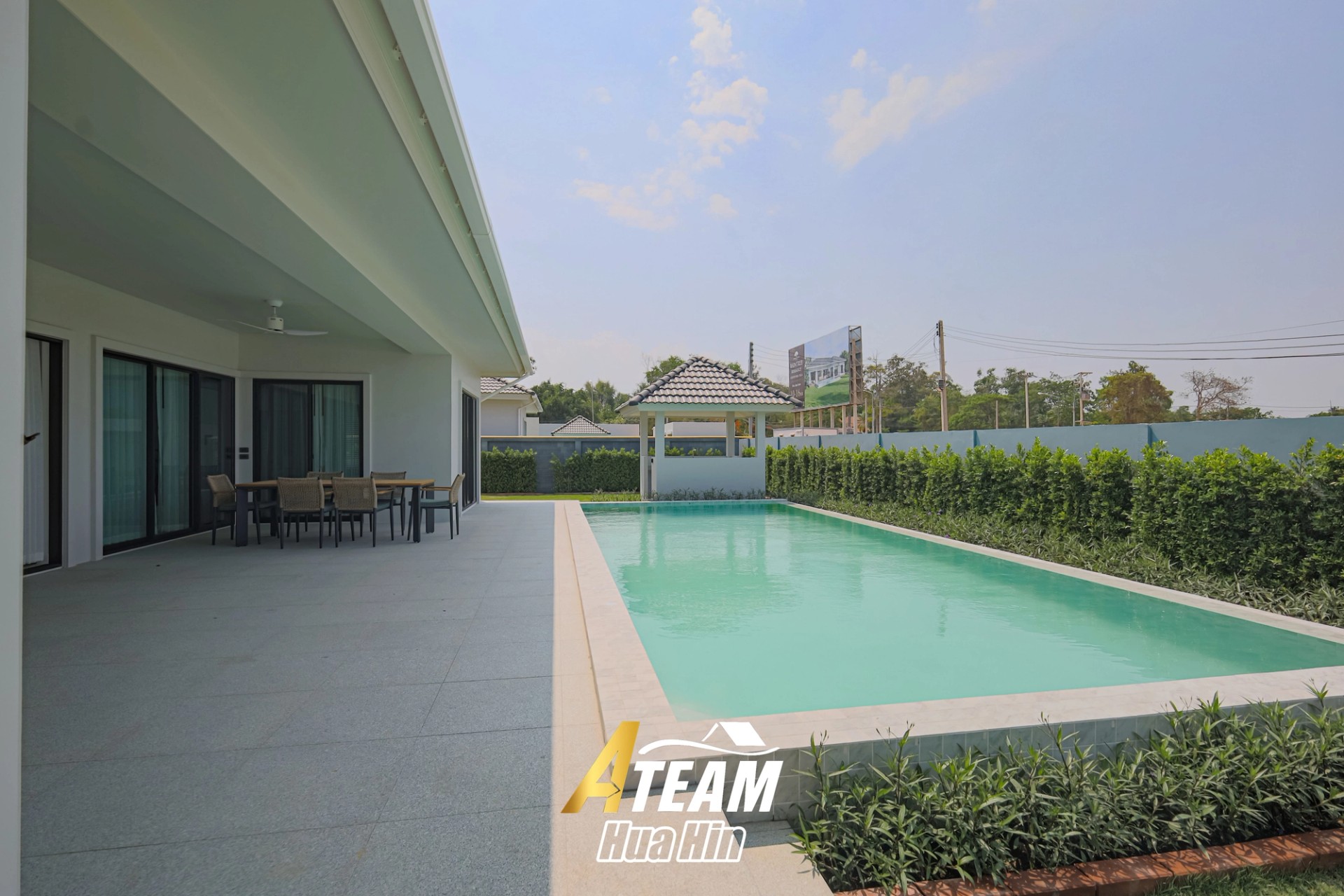 Villa moderne avec piscine de 3 chambres à La Vallee Raintree Residence, Thap Tai