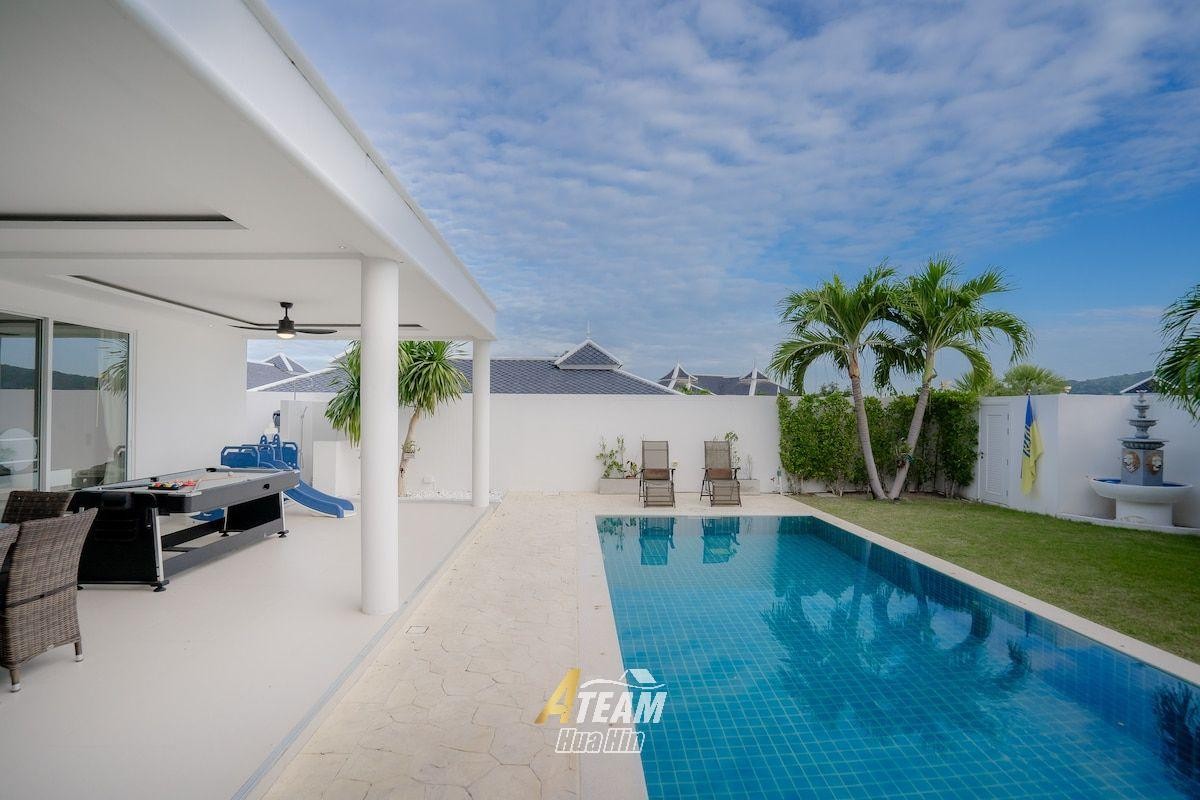 Villa de luxe avec piscine et 3 chambres à vendre à Falcon Hill, Soi 102