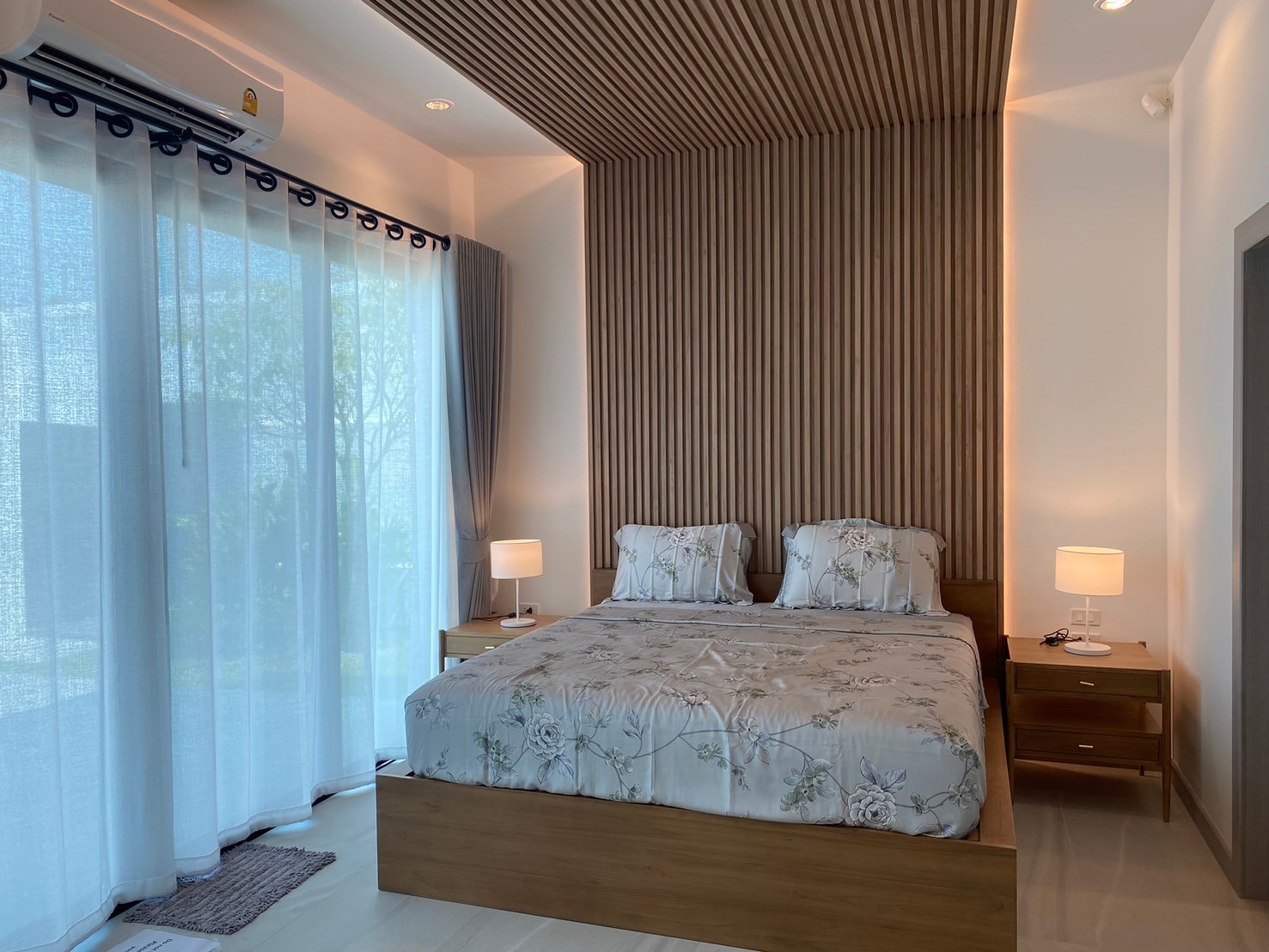 Villa moderne avec 3 chambres et piscine près de Soi 102 et de Pineapple Valley Golf Club