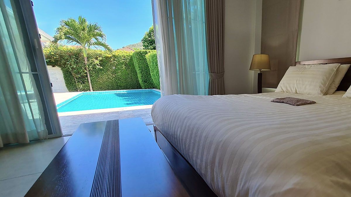 Pool-villa-For-Sale-Hua-Hin-Red-moutain-water-side-master-poolview