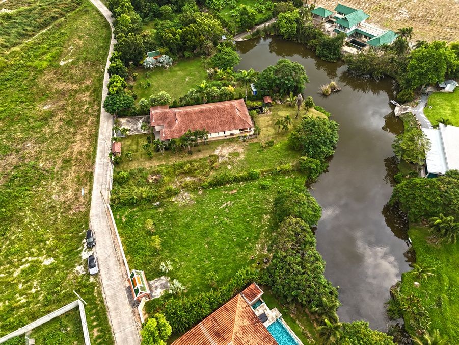 img_lakefront land for sale near black mountain Hua Hin15