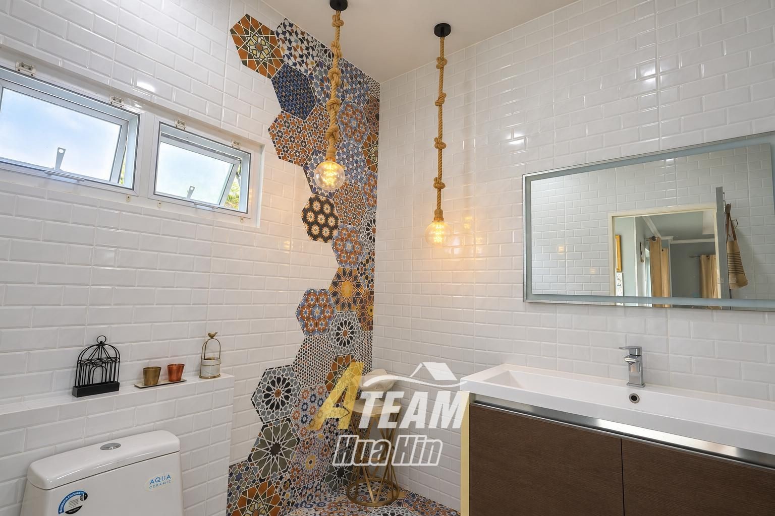 Maison spacieuse de 4 chambres avec maison d'amis et salle de sport à vendre