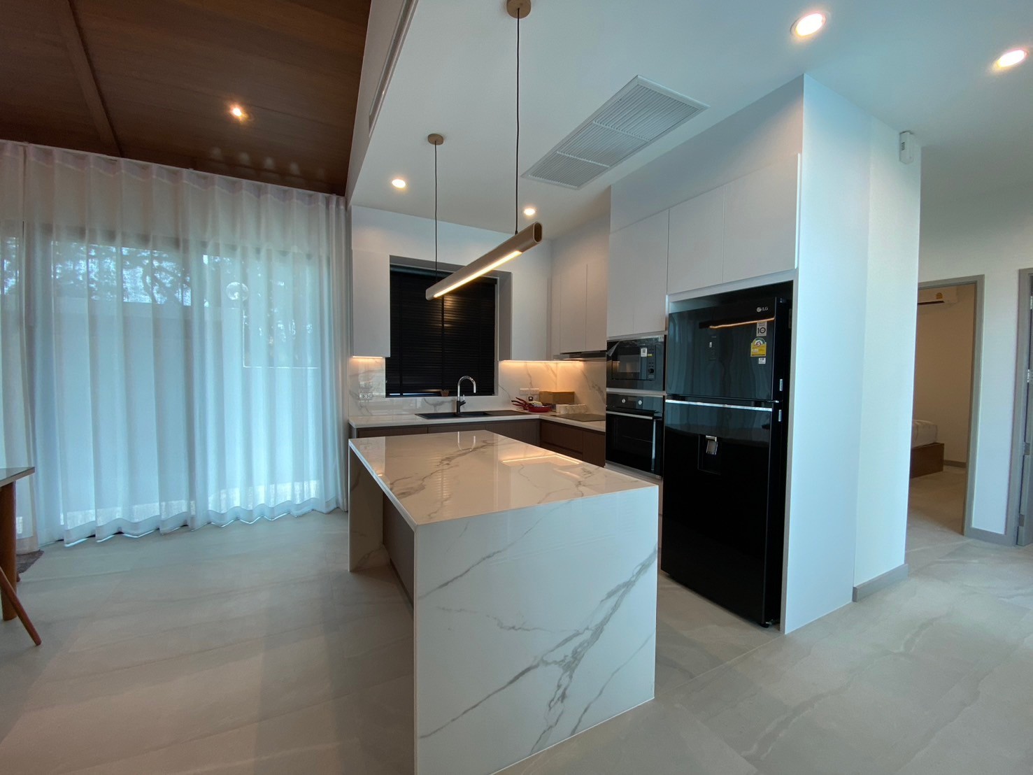 Villa moderne avec 3 chambres et piscine près de Soi 102 et de Pineapple Valley Golf Club