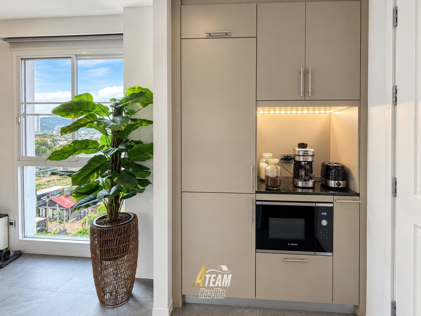 Fully Renovated Top-Floor Corner Condo at Tira Tiraa