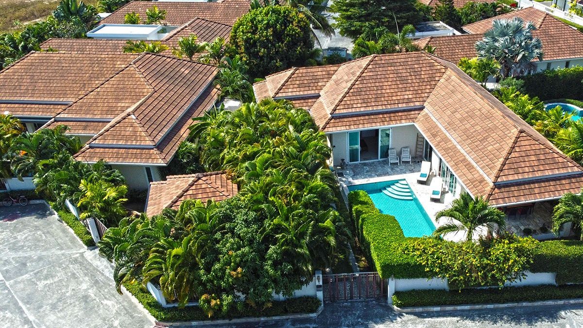 Pool-villa-For-Sale-Hua-Hin-Red-moutain-water-side-front