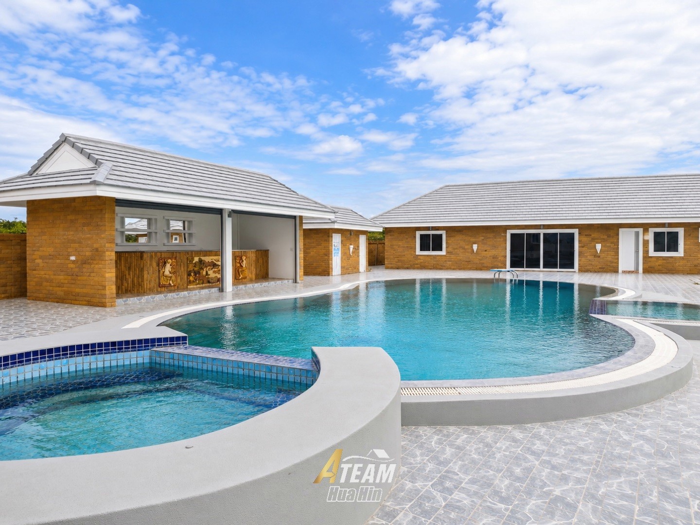 Grande propriété de 5 chambres sur un terrain de 2,6 rai à louer – Pranburi