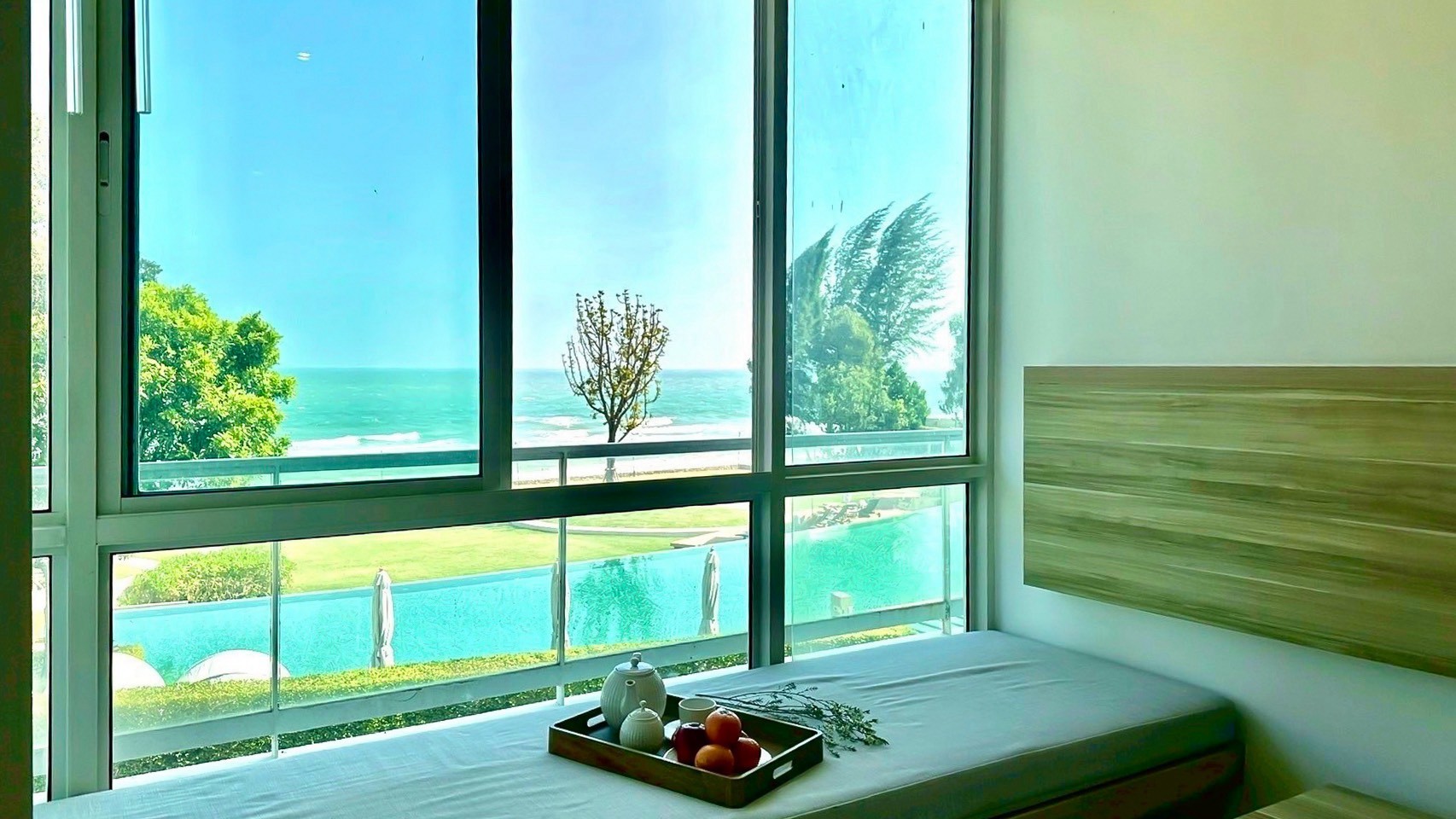 Condo de luxe de 3 chambres en bord de mer à vendre à Wan Vayla Hua Hin, Khao Tao